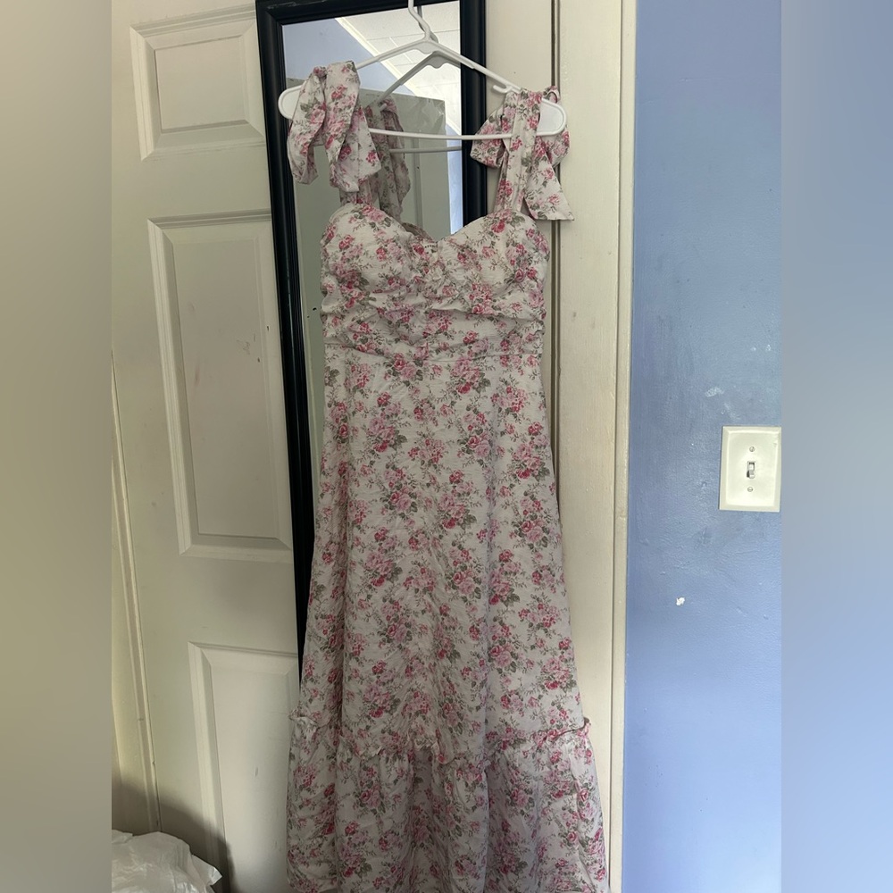 Elegant Floral Maxi Dress in Pink and White